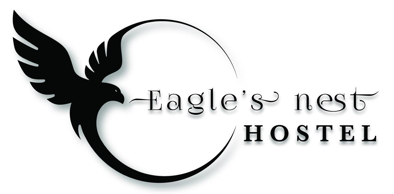 Eagle'S Nest Hostel Postojna Exteriör bild